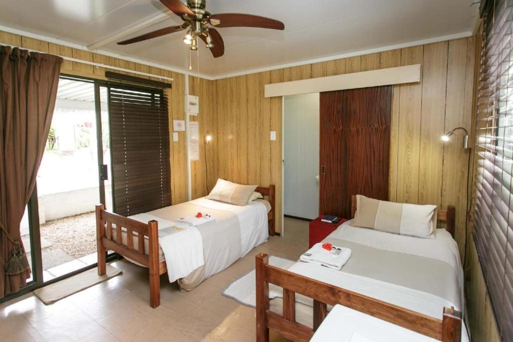 Sunbell Ventures Guesthouse เคปทาวน์ ภายนอก รูปภาพ