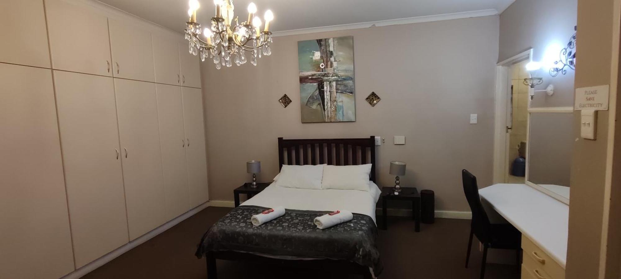 Sunbell Ventures Guesthouse เคปทาวน์ ภายนอก รูปภาพ