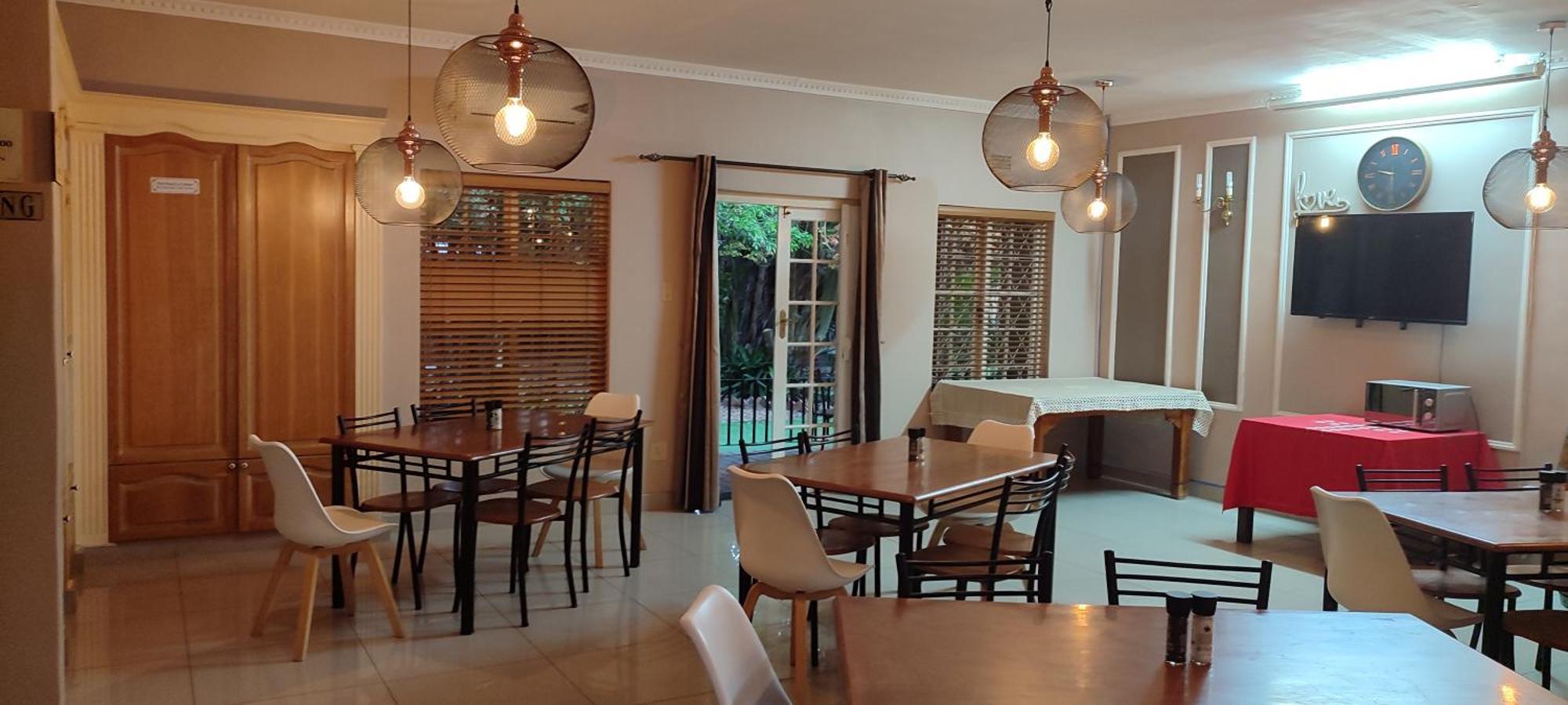 Sunbell Ventures Guesthouse เคปทาวน์ ภายนอก รูปภาพ