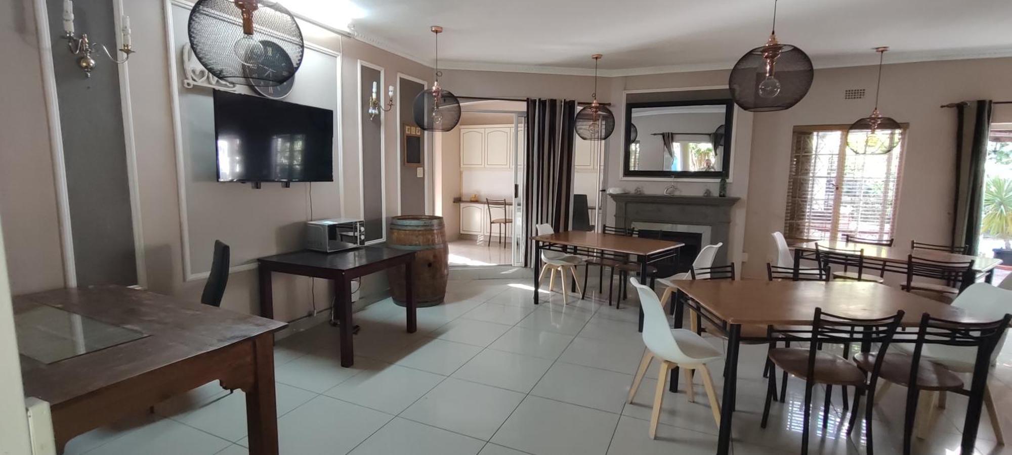 Sunbell Ventures Guesthouse เคปทาวน์ ภายนอก รูปภาพ