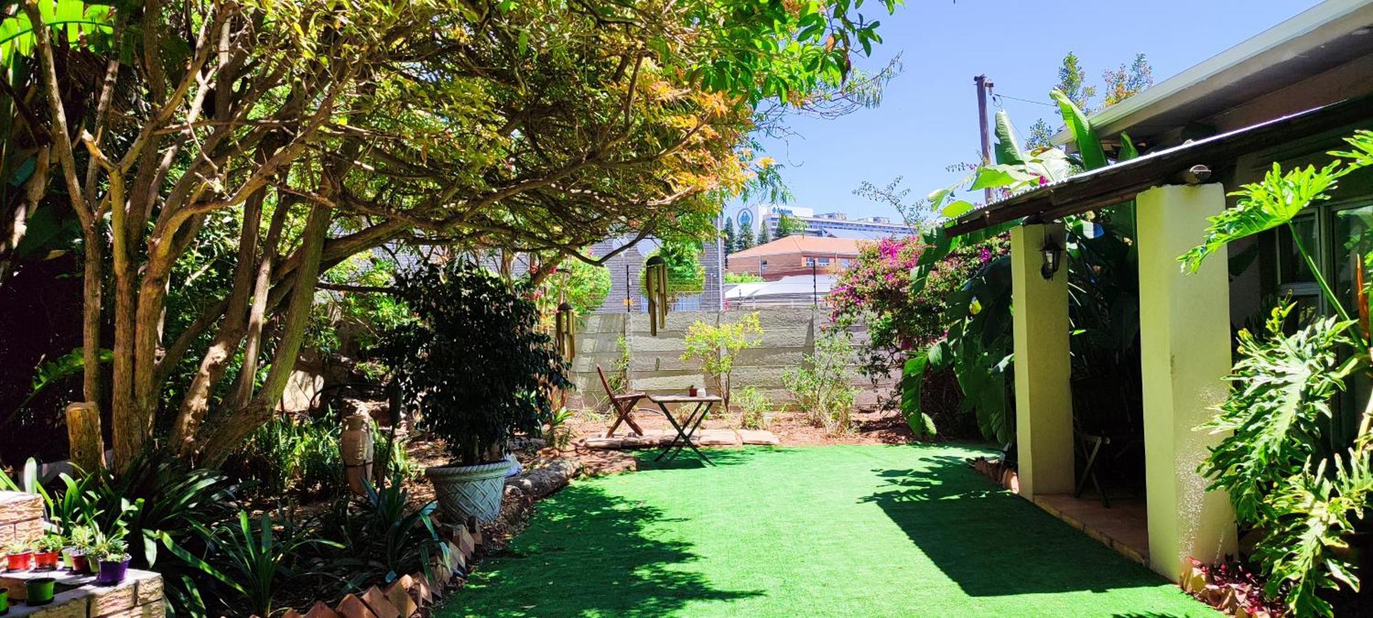 Sunbell Ventures Guesthouse เคปทาวน์ ภายนอก รูปภาพ